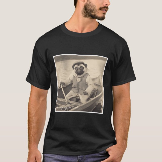 Mops auf einem Schiff T-Shirt (Vorderseite)