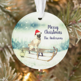 Mops auf einem Schlitten Ornament
