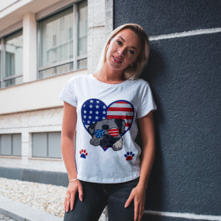 Mops Dog Wearing Sonnenbrille USA Flag Herz Unisex T-Shirt