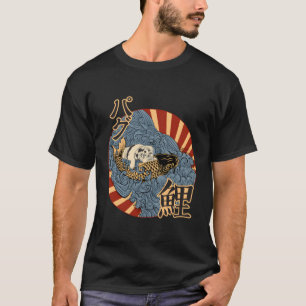 Mops durch die Welle reitend, japanischer Vintage- T-Shirt