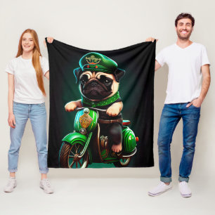 Mops Hund Fahrrad St. Patrick's Day Fleecedecke