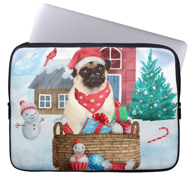 Mops Hund im Schnee Weihnachtshundehaus Laptopschutzhülle (Vorderseite)