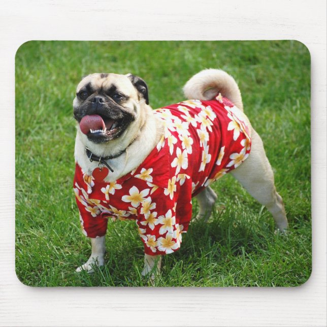 Mops-Hund in einem hawaiischen Shirt Mousepad (Vorne)