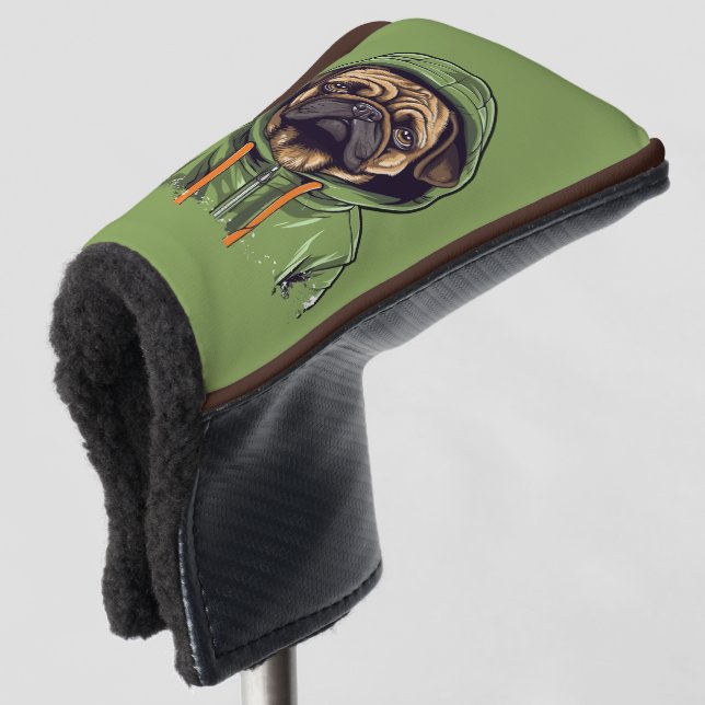 Mops-Hund mit grünem Hoodie-Putter Golf Headcover (3/4 Vorderseite)