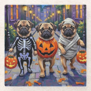 Mops-Hunde beim Trick-or-Treat in Halloween-Kostüm Glasuntersetzer