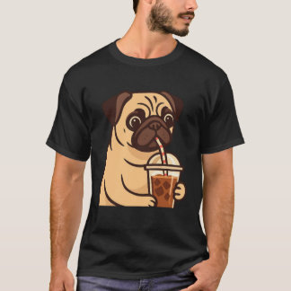 Mops Hunden trinkt eisgekühlten Kaffee Süßer Hund T-Shirt