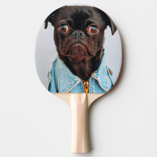 Mops in Denim Jackey Niedlich Adorable Doppy Puppy Tischtennis Schläger