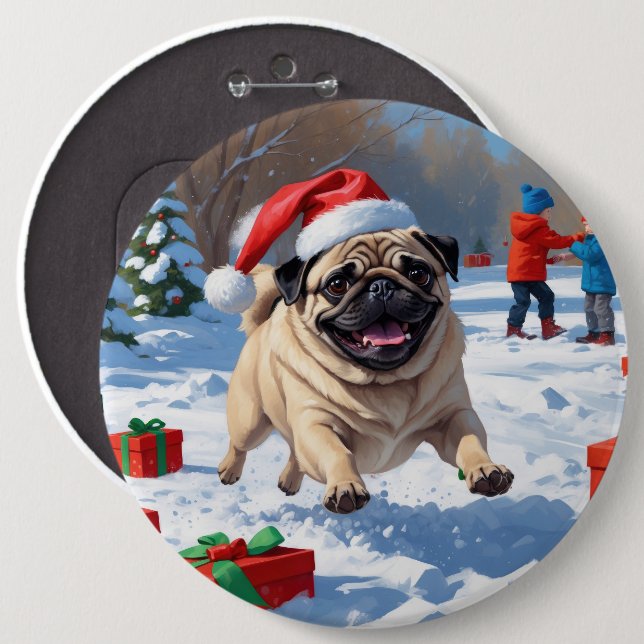Mops läuft im Schnee mit Weihnachtshut Button (Vorne & Hinten)