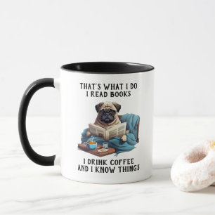 Mops Lesen von Büchern und trinken Kaffee Tasse