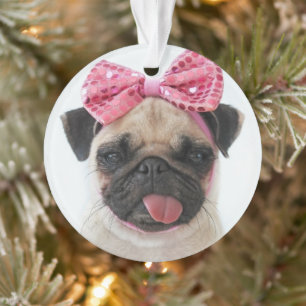 Mops mit rosa Bow Ornament
