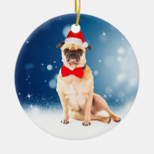 Mops mit Weihnachts-Weihnachtsmannmütze Keramikornament