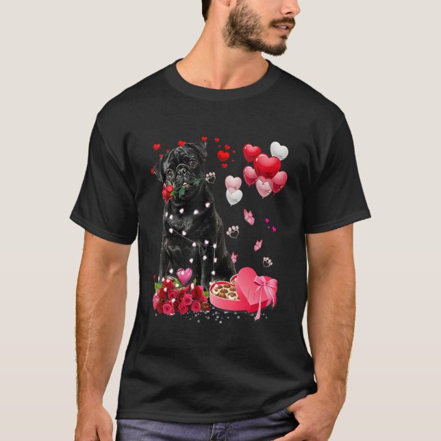 Mops Rose Herzlichen Glückwunsch Valentinstag Hund T-Shirt (Vorderseite)