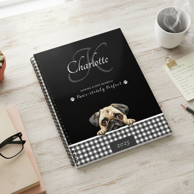 Mops Schwarz-weißer Karierter Individuelle Name Mo Planer (Von Creator hochgeladen)
