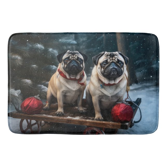 Mops Snowy Sleigh Weihnachtsdekor Badematte (Vorderseite)