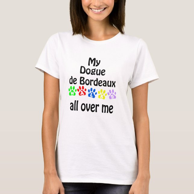 Mops Walks Design T-Shirt (Vorderseite)