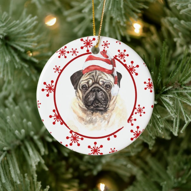 Mops Weihnachtsmannmütze Roter Schneeflocken Weihn Keramik Ornament (Baum)