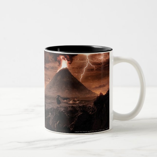Mordor Lightning Storm Zweifarbige Tasse (Rechts)