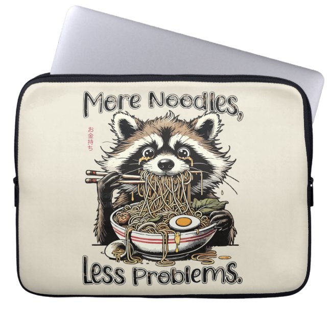 More noodles less problems raccoon eating ramen laptopschutzhülle (Vorderseite)