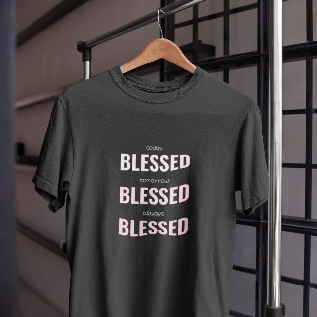 Morgen immer gesegnet T-Shirt (Von Creator hochgeladen)