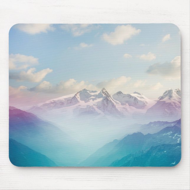 Morgen-Nebel in einem alpinen Tal Mousepad (Vorne)