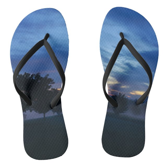 Morgendämmerung und Nebelausbruch Flip Flops (Fußbett)
