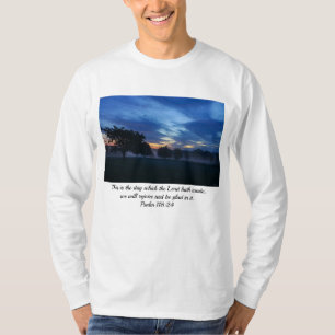 Morgendämmerung und Nebelausbruch T-Shirt