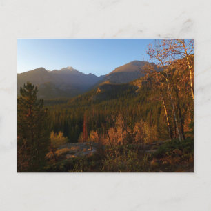 Morgenlicht auf den Rocky Mountains im Herbst Postkarte