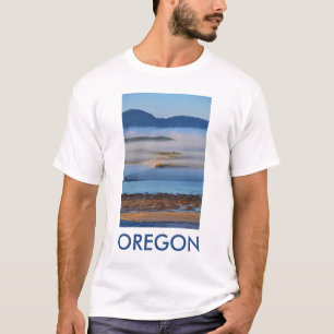 Morgennebel über Netarts Bay, OR T-Shirt