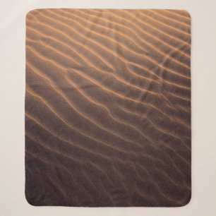 Morgens brauner Sand mit Wasser Sherpadecke