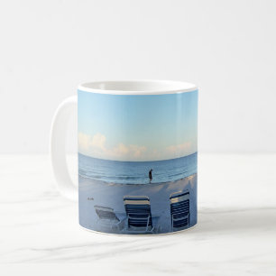 Morgenspaziergang auf der Beach Coffee Tasse