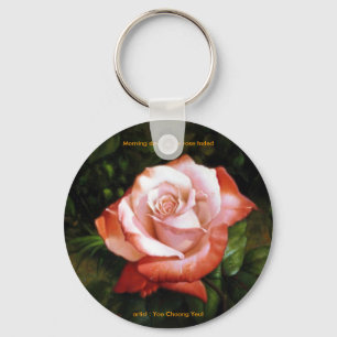 Morgentau auf der Rose verblaßte Schlüsselanhänger