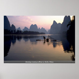 Morgenüberfahrt auf Fluss Li, Guilin, China Poster