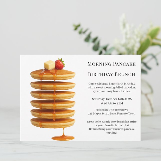 Morning Pancake Birthday Brunch | Cosy Weekend Einladung (Stehend Vorderseite)