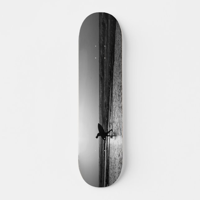 Morning Surfer Grauscale Skateboard (Vorne)