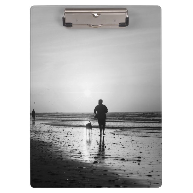 Morning Walk Grayscale Klemmbrett (Vorderseite)