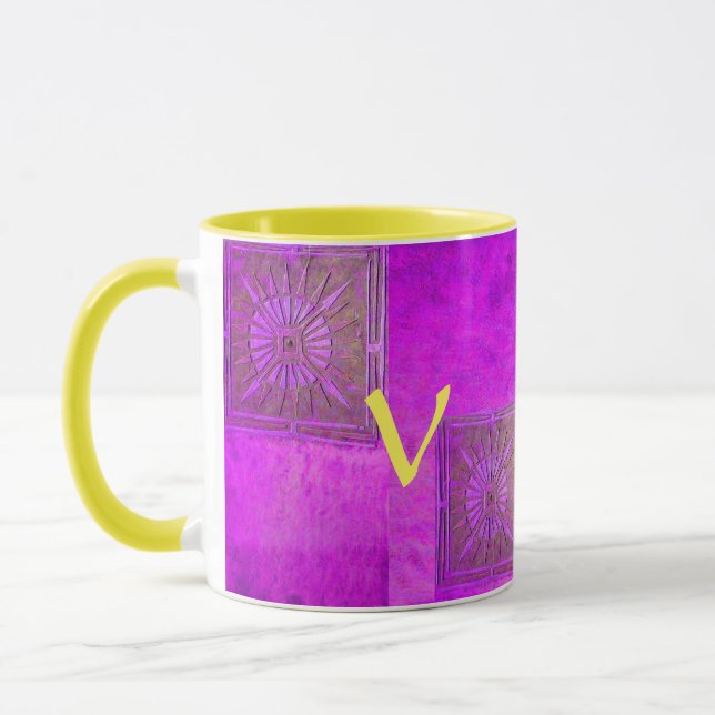 MORNSTAR Päwnee Lila Gelbe Monogramm Tasse (Links)