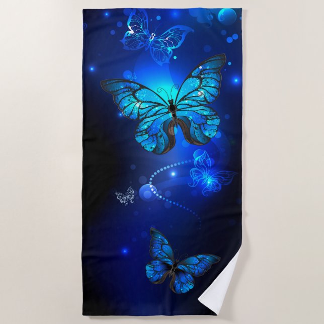 Morpho Butterfly im dunklen Hintergrund Strandtuch (Vorderseite)