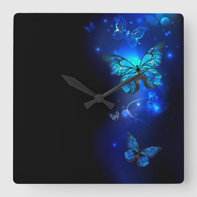 Morpho Butterfly in the Dark Background Quadratische Wanduhr (Vorderseite)