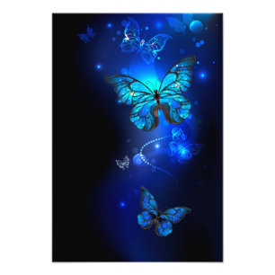 Morpho-Schmetterling im dunklen Hintergrund Fotodruck