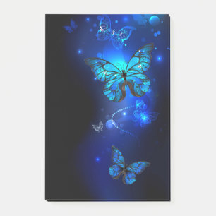 Morpho-Schmetterling im dunklen Hintergrund Post-it Klebezettel