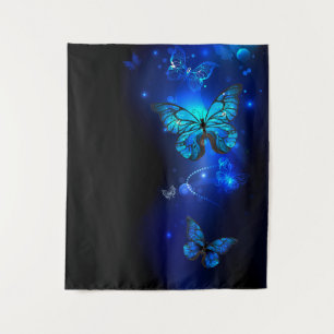 Morpho-Schmetterling im dunklen Hintergrund Wandteppich