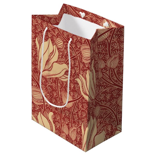 Morris Inspiriert Lily Blume Botanical Red Textile Mittlere Geschenktüte (Vorderseite Schrägansicht)