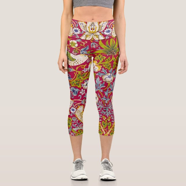 Morris Red Background Strawberry Diief Pattern Capri Leggings (Vorderseite)