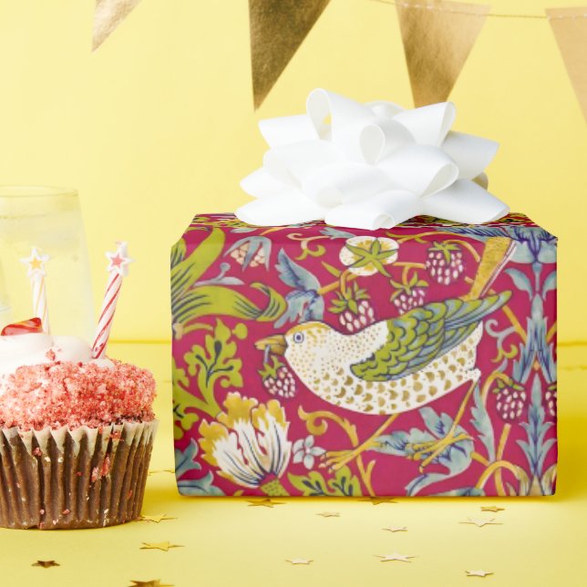 Morris Red Background Strawberry Diief Pattern Geschenkpapier (Geburtstagsparty)