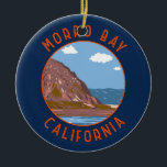 Morro Bay California Retro Distressed Circle Keramik Ornament<br><div class="desc">Morro Rock im Stil der Vektorkunst. Es ist bekannt für Morro Rock,  einen alten vulkanischen Hügel am Ende des Morro Rock Beach.</div>