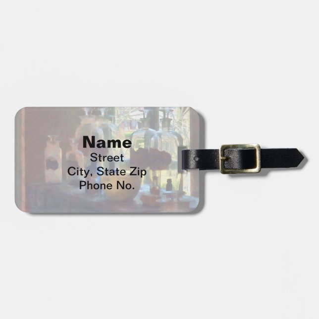 Mortar, Pestle und Flaschen per Fenster Gepäckanhänger (Vorderseite horizontal)