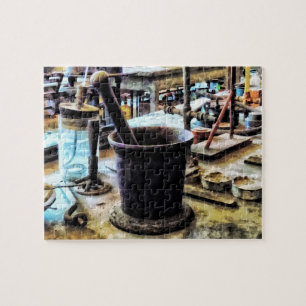 Mortar und Pestle in Chem Labrador Puzzle