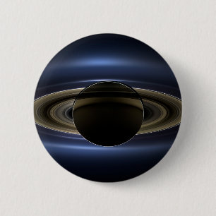 Mosaik des Saturn-Systems, das von der Sonne zurüc Button