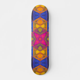 Mosaik Kaleidoskop Gelb Blau und Rosa Skateboard