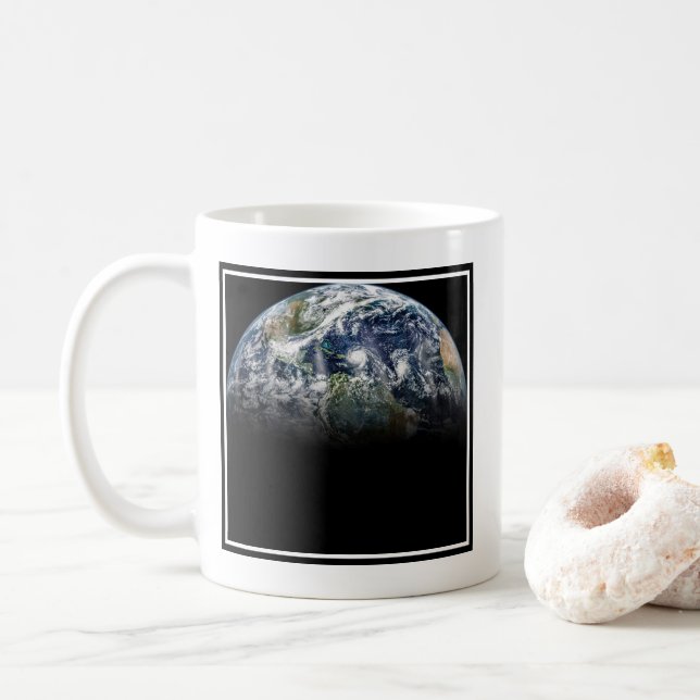 Mosaikbild des Planeten Erde mit 3 Hurrikanen Kaffeetasse (Mit Donut)